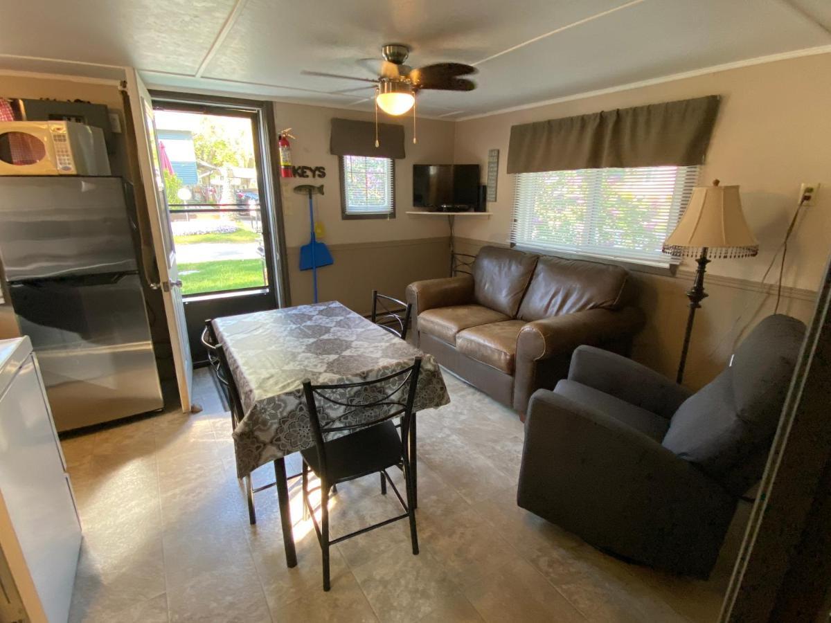 The Maples Cottages In Port Elgin Extérieur photo