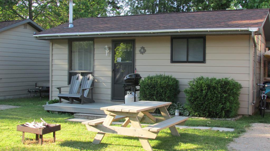 The Maples Cottages In Port Elgin Chambre photo